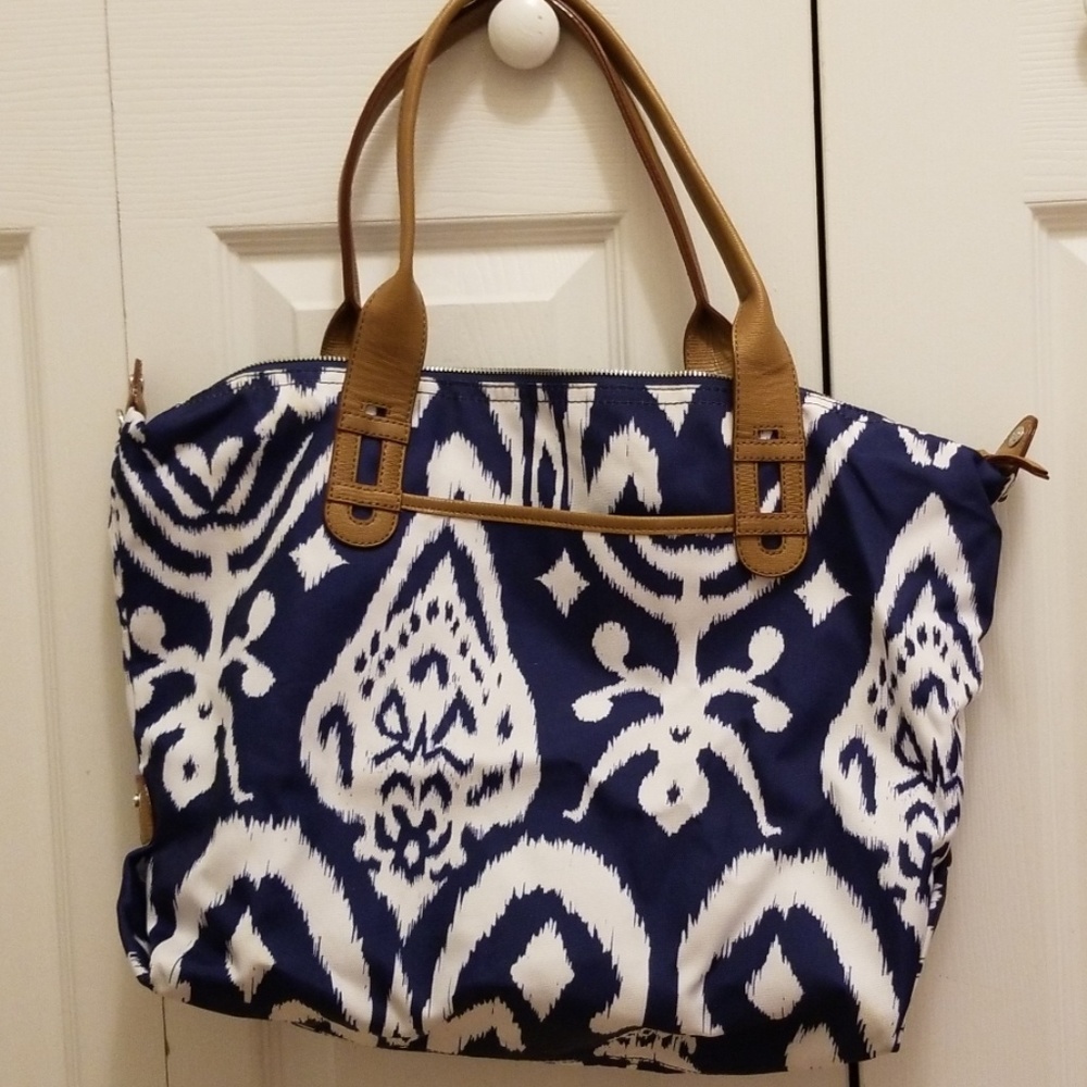 Womans travel tote bag